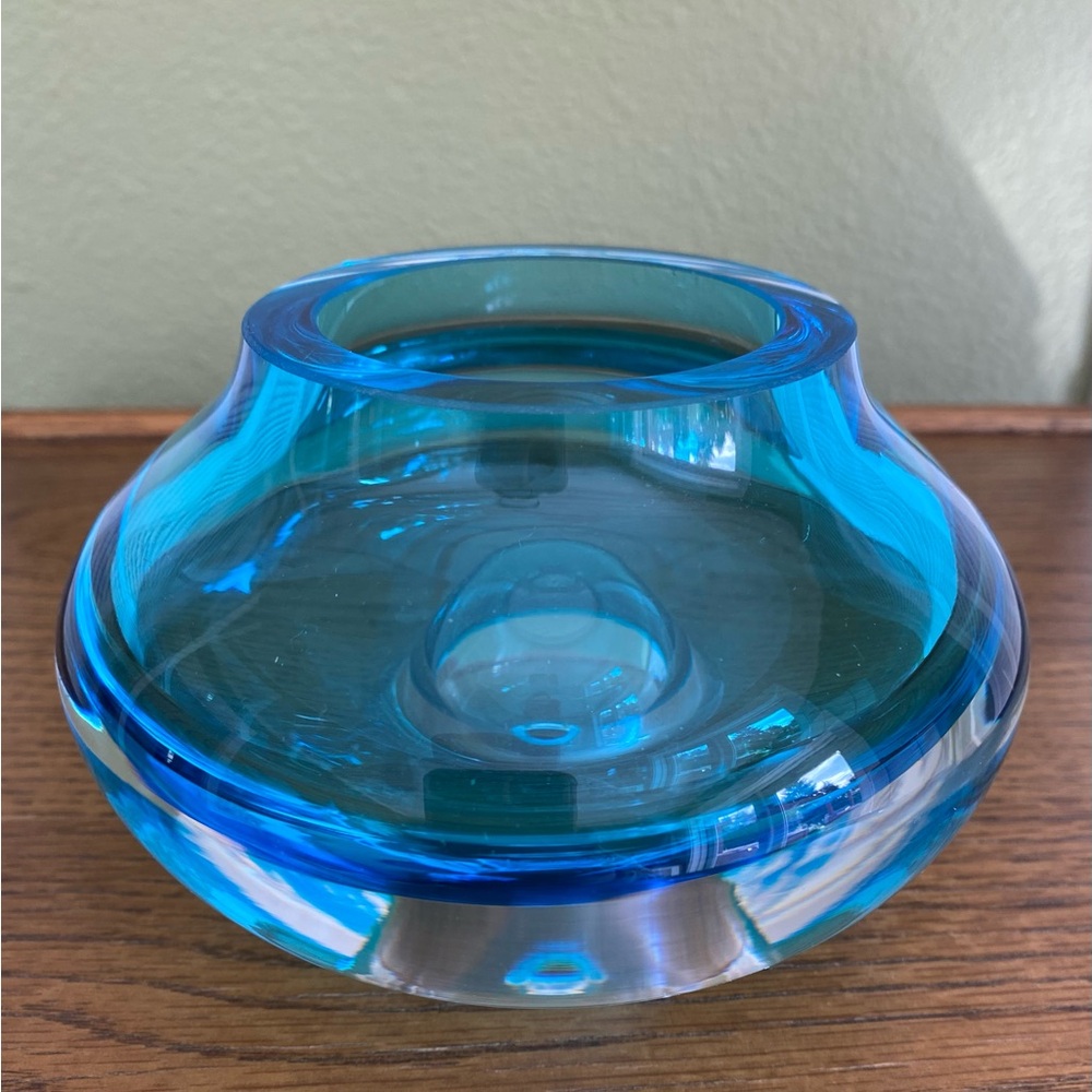 A hand-blown Tarnów art glass bowl / vase with blue hue with sticker